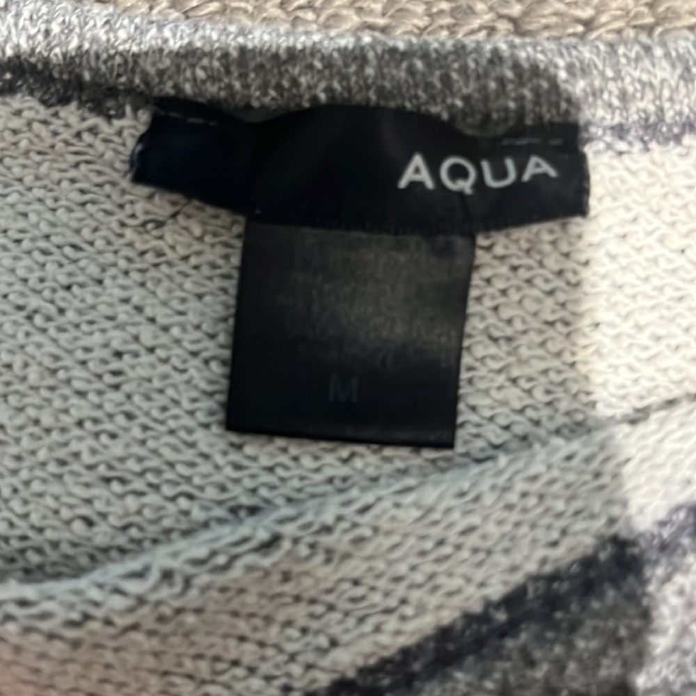 Sweatshirt - Picture 2 of 3